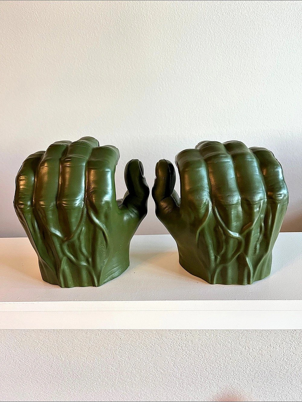 2015 Marvel Hasbro Incredible Hulk Hands Halloween Costume Accessory one size